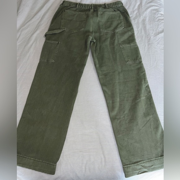 FASHIONNOVA. Vintage style army green cargo pants. - Picture 2 of 3